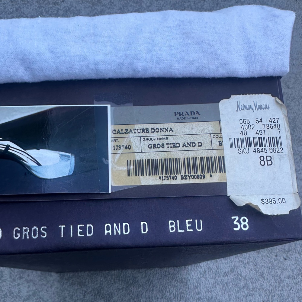 Prada Black and Light Blue Pointed Toe Slingback Pumps with Contrast Trim - Picture 6 of 6